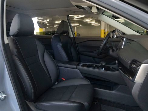 Used 2023 Nissan Rogue SL FWD image 26