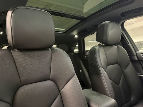 Certified 2026 Porsche Macan AWD/4WD image 28
