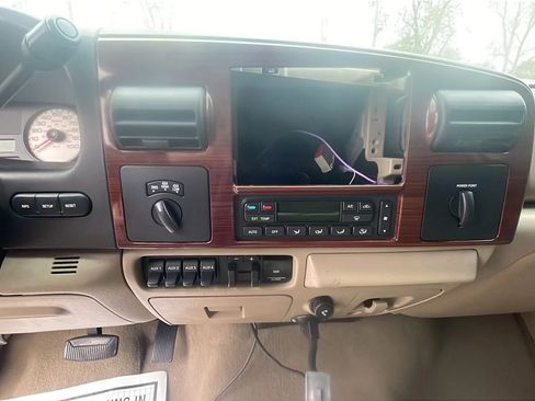 Used 2006 Ford F250 Lariat AWD/4WD image 12