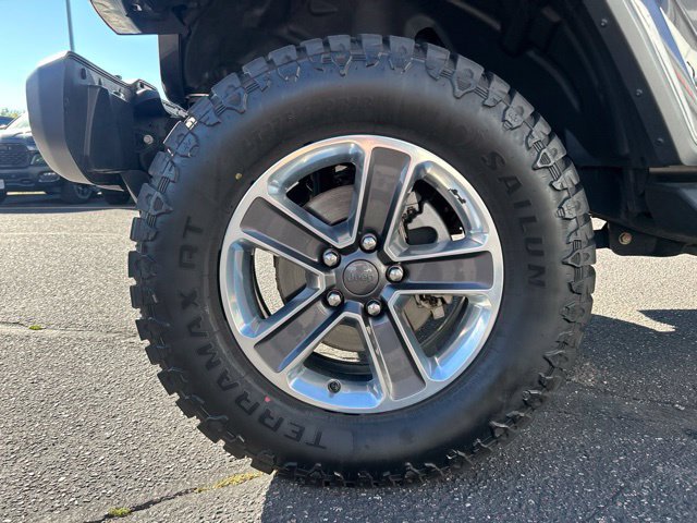 Used 2019 Jeep Wrangler Unlimited Sahara AWD/4WD image 32