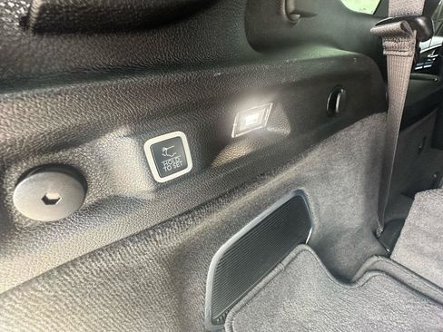 Used 2021 Jeep Grand Cherokee L Overland w/ Luxury Tech Group IV AWD/4WD image 63