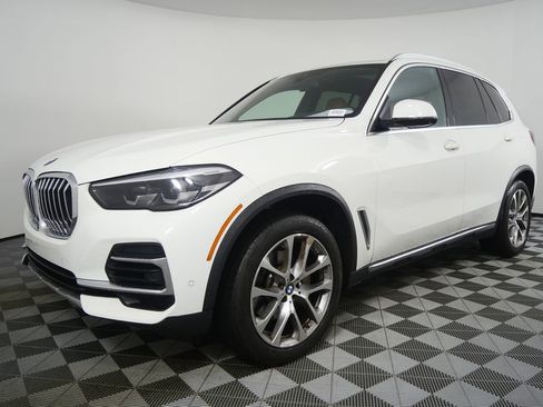 Certified 2023 BMW X5 sDrive40i w/ Parking Assistance Package image 6