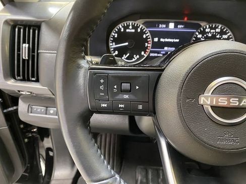 Used 2024 Nissan Pathfinder SL AWD/4WD image 35