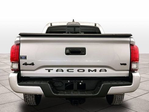 Used 2022 Toyota Tacoma SR AWD/4WD image 4