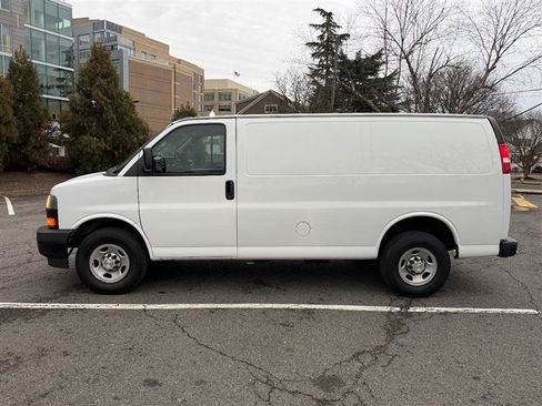 Used 2021 Chevrolet Express 2500 w/ Driver Convenience Package RWD image 13