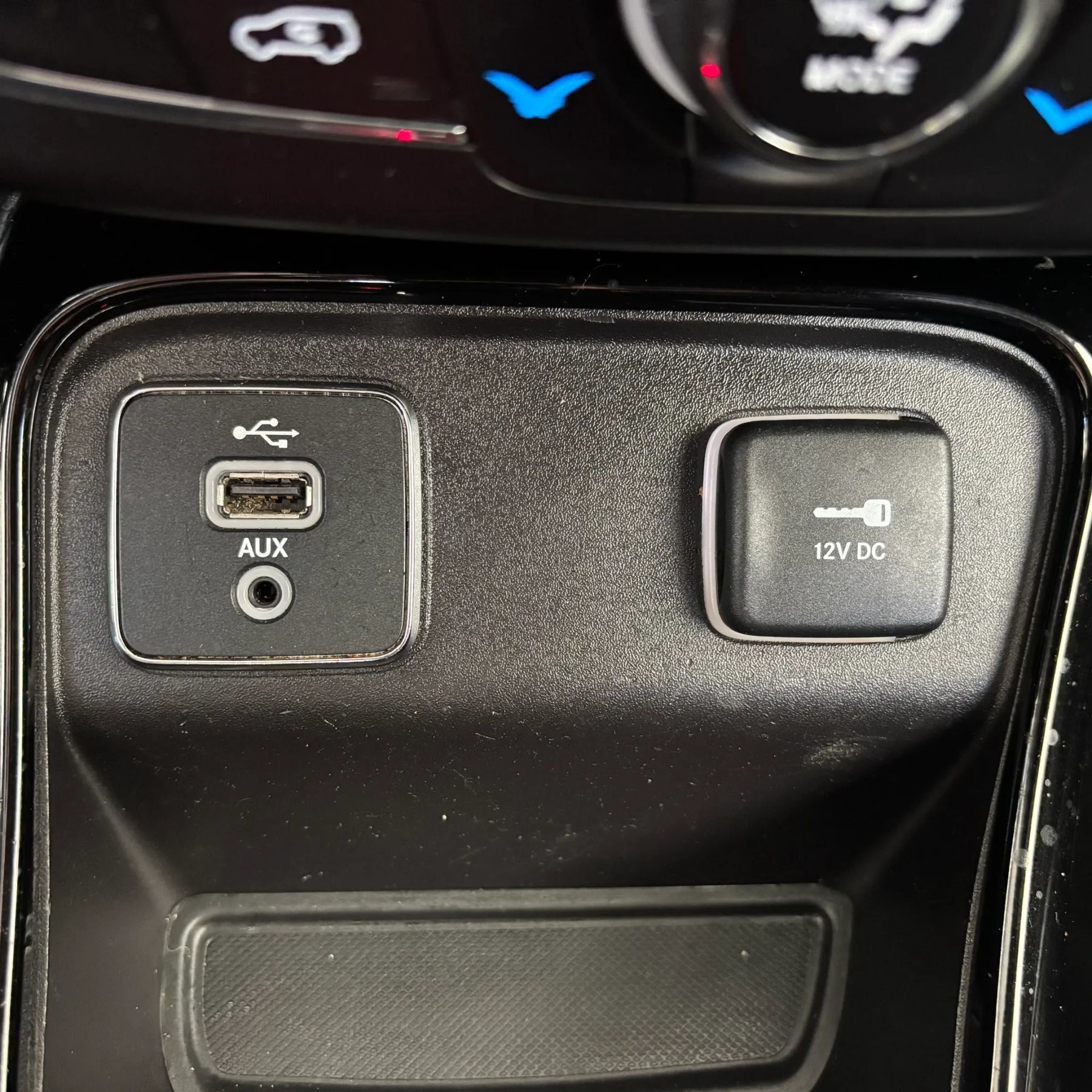 Used 2018 Jeep Compass Latitude w/ Popular Equipment Group FWD image 25