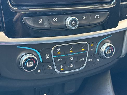 Used 2018 Chevrolet Traverse LT w/ LPO, Floor Liner Package AWD/4WD image 30