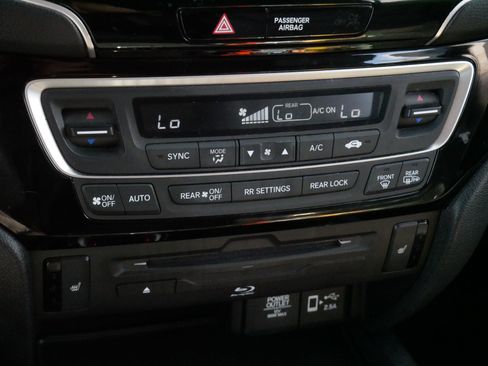 Used 2019 Honda Pilot Touring image 23