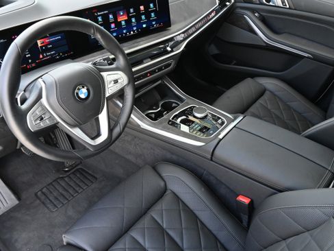 Used 2024 BMW X7 xDrive40i image 14