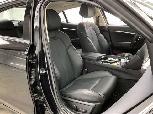 Used 2025 Genesis G70 2.5T image 7