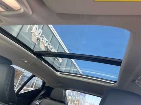 Certified 2025 Volvo XC40 B5 Plus image 27