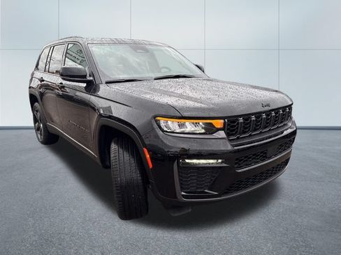 New 2026 Jeep Grand Cherokee Limited w/ Limited Altitude Package AWD/4WD image 5