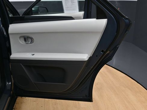 Used 2023 Hyundai Ioniq 5 SE RWD image 38