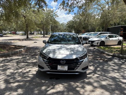 Used 2025 Nissan Versa SV FWD image 11
