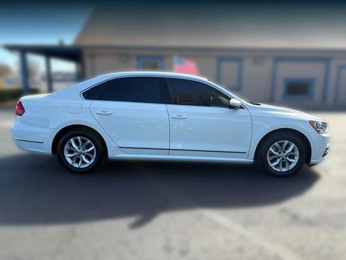 Used 2017 Volkswagen Passat 1.8T S image 8
