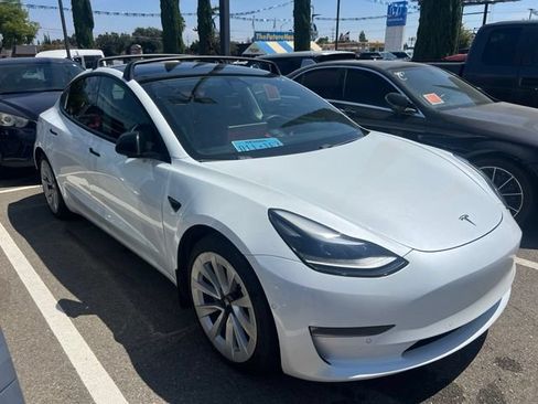Used 2021 Tesla Model 3 Standard Range Plus RWD image 4