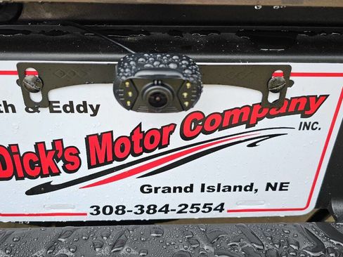 Used 2017 Nissan Titan SV image 17