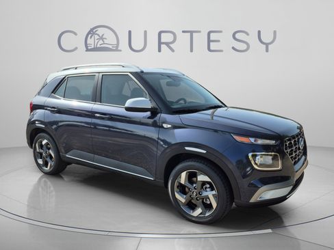 New 2026 Hyundai Venue SEL FWD image 7