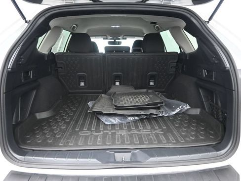 Used 2025 Subaru Outback Premium AWD/4WD image 27