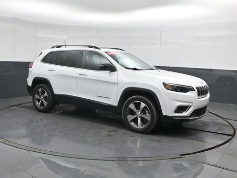 Used 2022 Jeep Cherokee Limited image 4