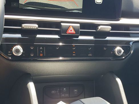 New 2026 Kia Sportage LX image 17