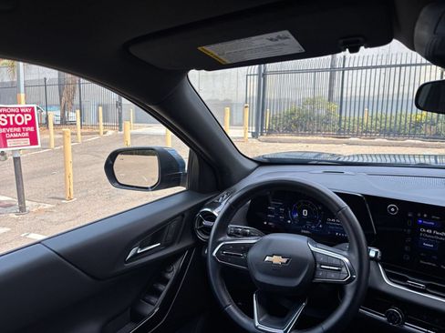 Used 2025 Chevrolet Equinox LT FWD image 35