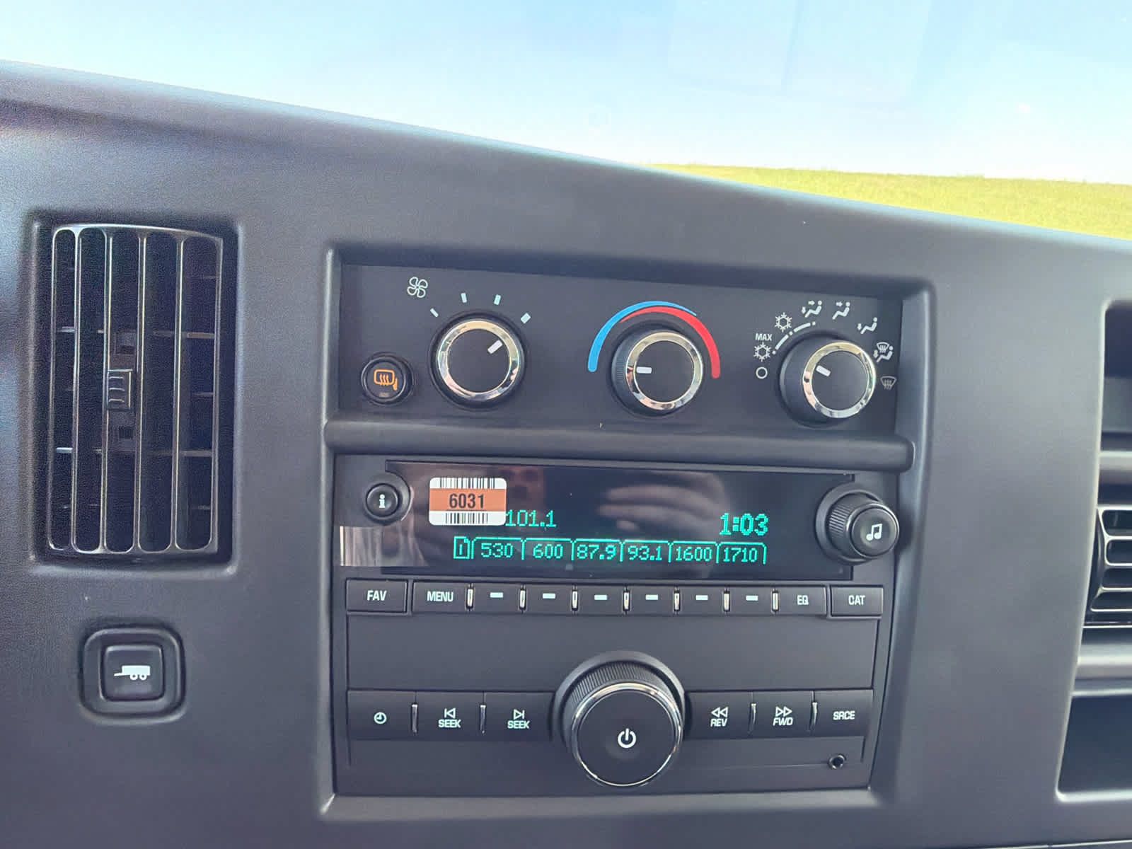 New 2025 Chevrolet Express 3500 w/ Driver Convenience Package RWD image 26
