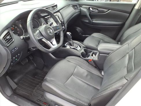 Used 2020 Nissan Rogue SL w/ Premium Package image 13