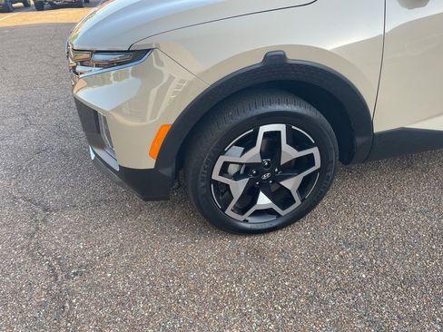 Certified 2024 Hyundai Santa Cruz Limited image 3