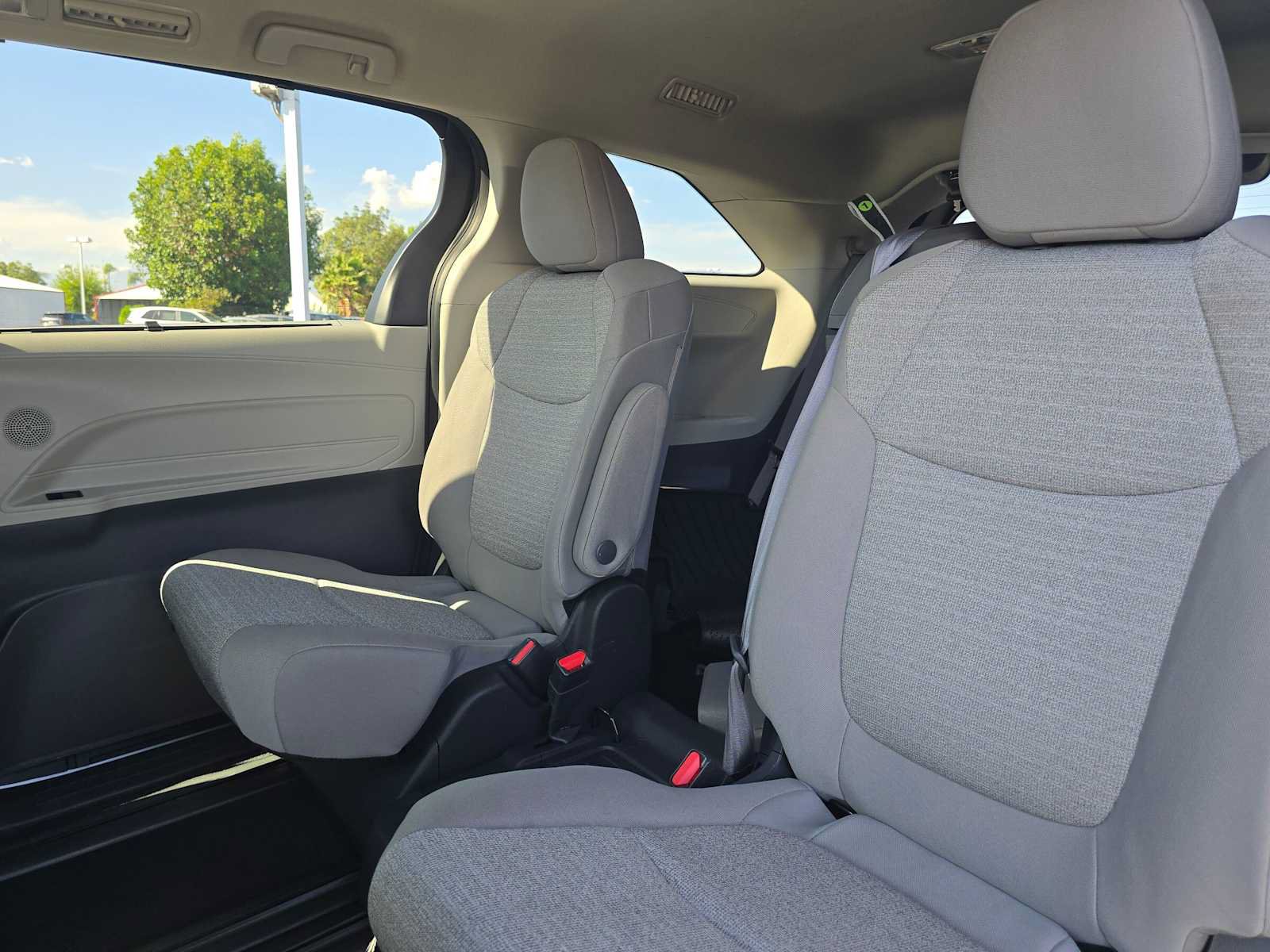 Certified 2022 Toyota Sienna LE FWD image 19