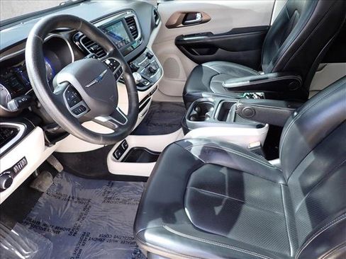 Used 2021 Chrysler Voyager Lxi FWD image 12