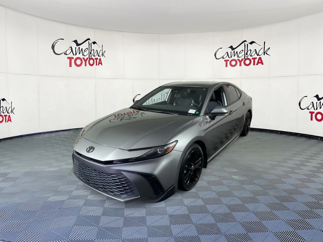 Used 2025 Toyota Camry SE FWD image 7