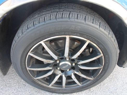 Used 2004 Chrysler PT Cruiser Limited FWD image 11