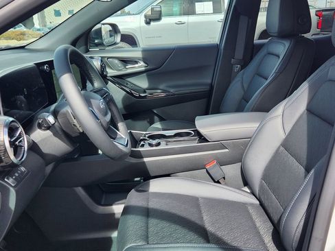 New 2026 Chevrolet Equinox LT w/ Convenience Package II image 9