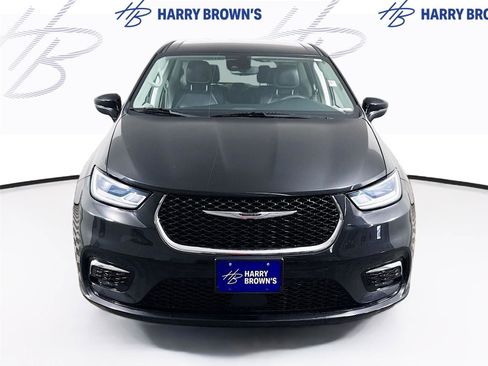 Used 2023 Chrysler Pacifica Touring-L FWD image 27
