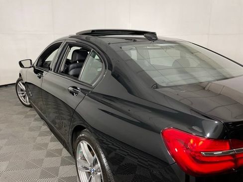 Used 2016 BMW 750i xDrive AWD/4WD image 39