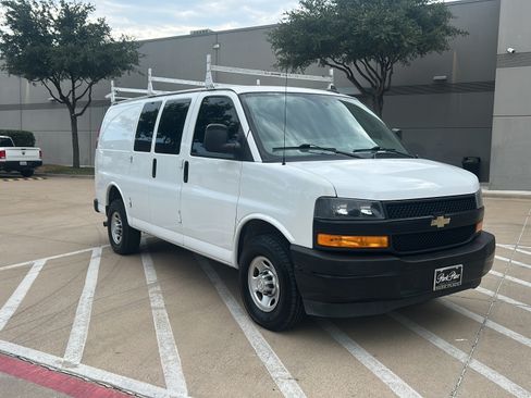 Used 2021 Chevrolet Express 2500 w/ Driver Convenience Package RWD image 7