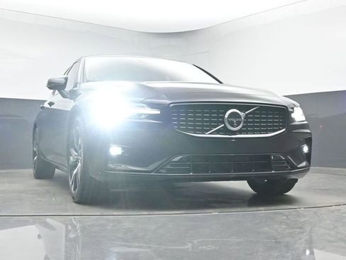 Used 2025 Volvo S60 B5 Plus AWD/4WD image 36