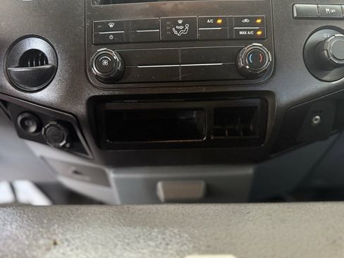 Used 2015 Ford F250 XL w/ XL Appearance Package image 26