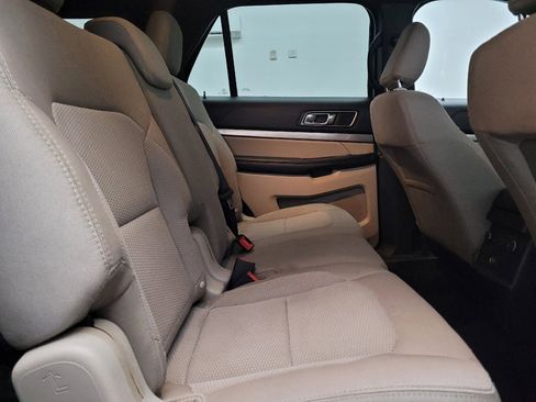 Used 2019 Ford Explorer XLT FWD image 19