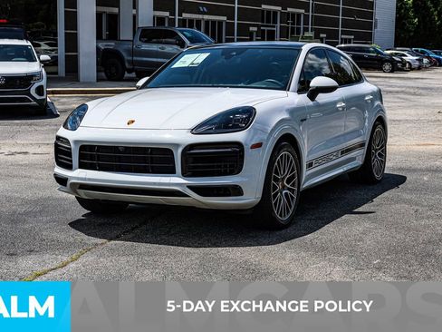 Used 2023 Porsche Cayenne Platinum Edition image 4