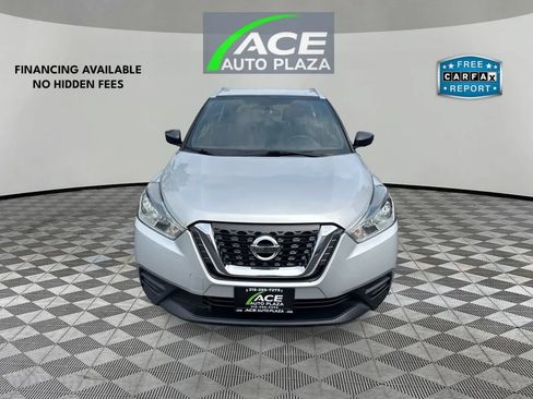 Used 2018 Nissan Kicks S FWD image 3