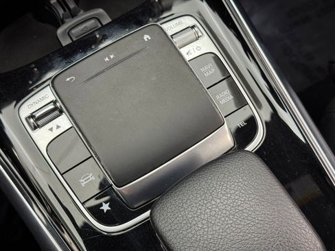 Used 2020 Mercedes-Benz GLB 250 GLB 250 w/ Premium Package image 32