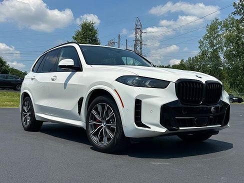 Used 2024 BMW X5 xDrive40i w/ M Sport Package AWD/4WD image 1