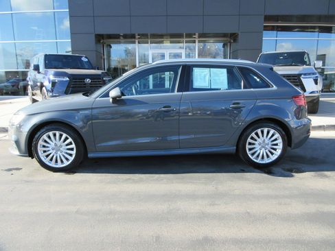 Used 2018 Audi A3 e-tron Premium Plus w/ Premium Plus Package image 4