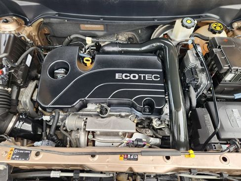 Used 2018 Chevrolet Equinox LS image 30