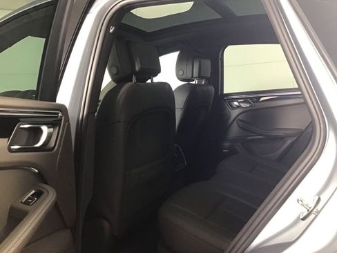 Certified 2026 Porsche Macan AWD/4WD image 29