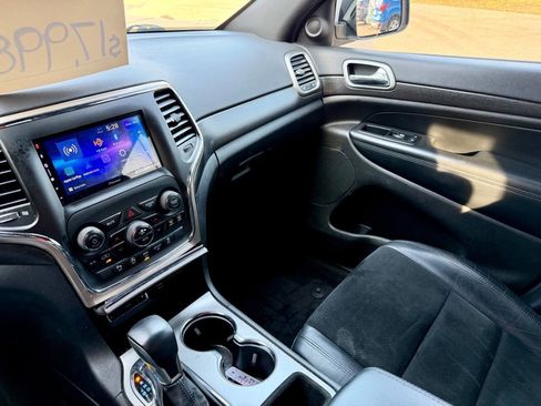 Used 2018 Jeep Grand Cherokee Altitude AWD/4WD image 38