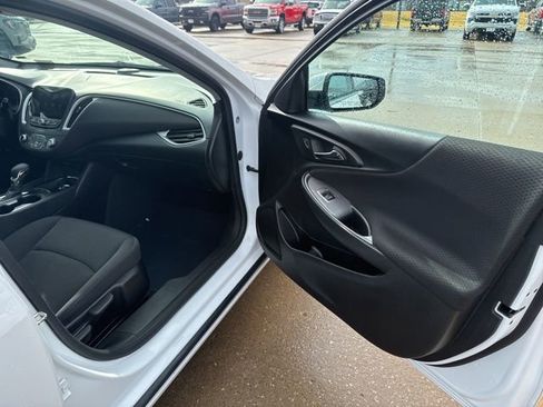 Used 2024 Chevrolet Malibu LT image 45