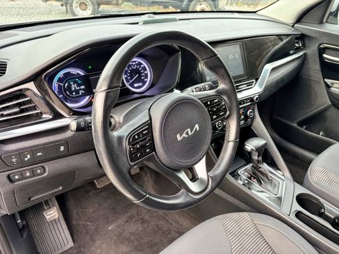 Used 2022 Kia Niro LXS image 17